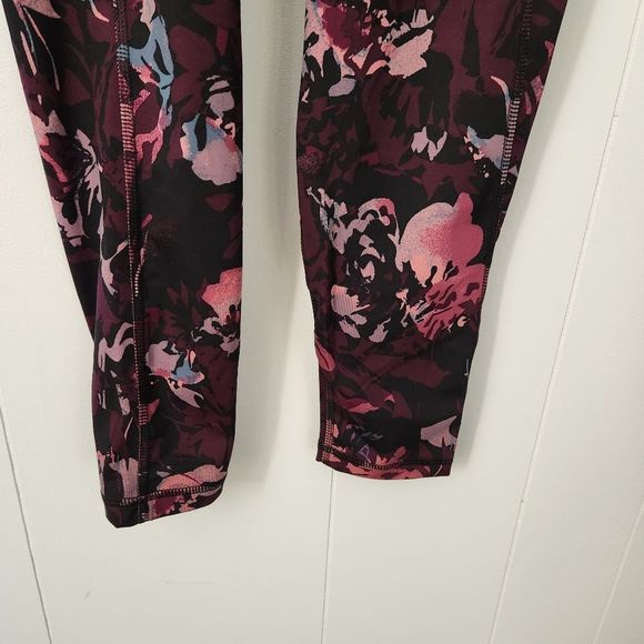 All in Motion Contour Power Waist High-Rise 7/8 Leggings - Picture 3 of 9